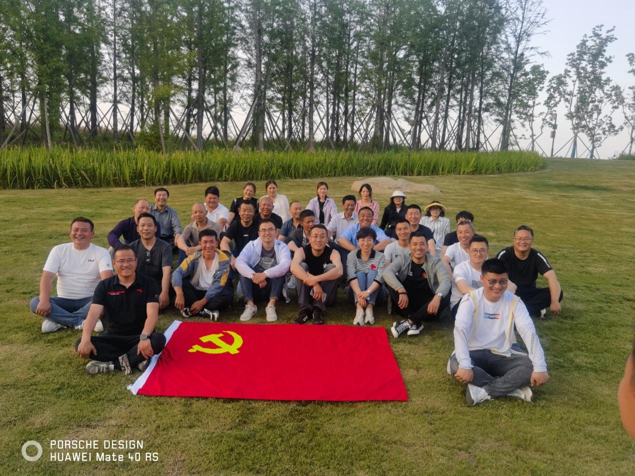 ‘十年榮耀 共啟新程’——慶祝華梁制造集團(tuán)成立10周年